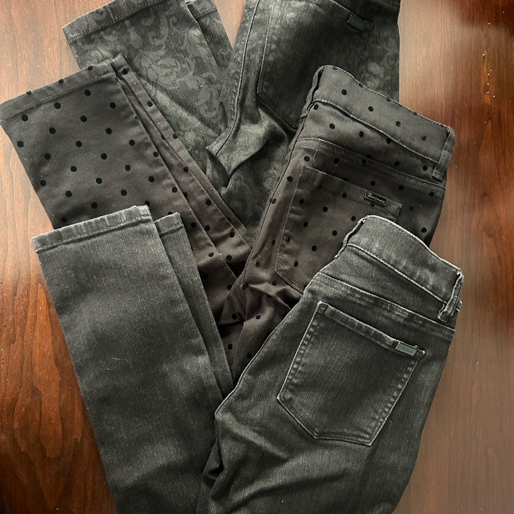 White House black market 3 pair of black skinny jeans XXS. See description